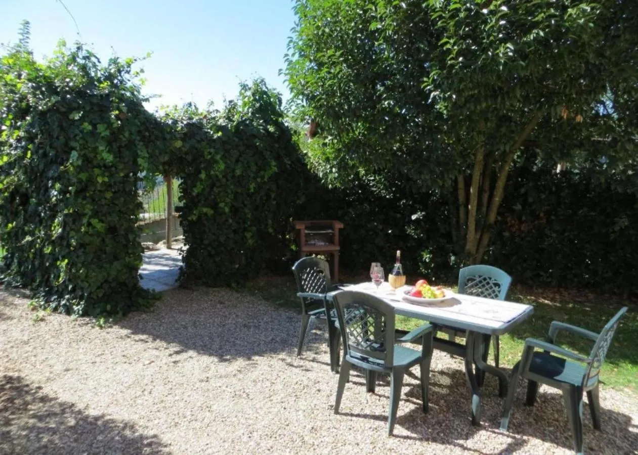 Farm stay Universal Harmony - Pettirosso Villa Dicomano