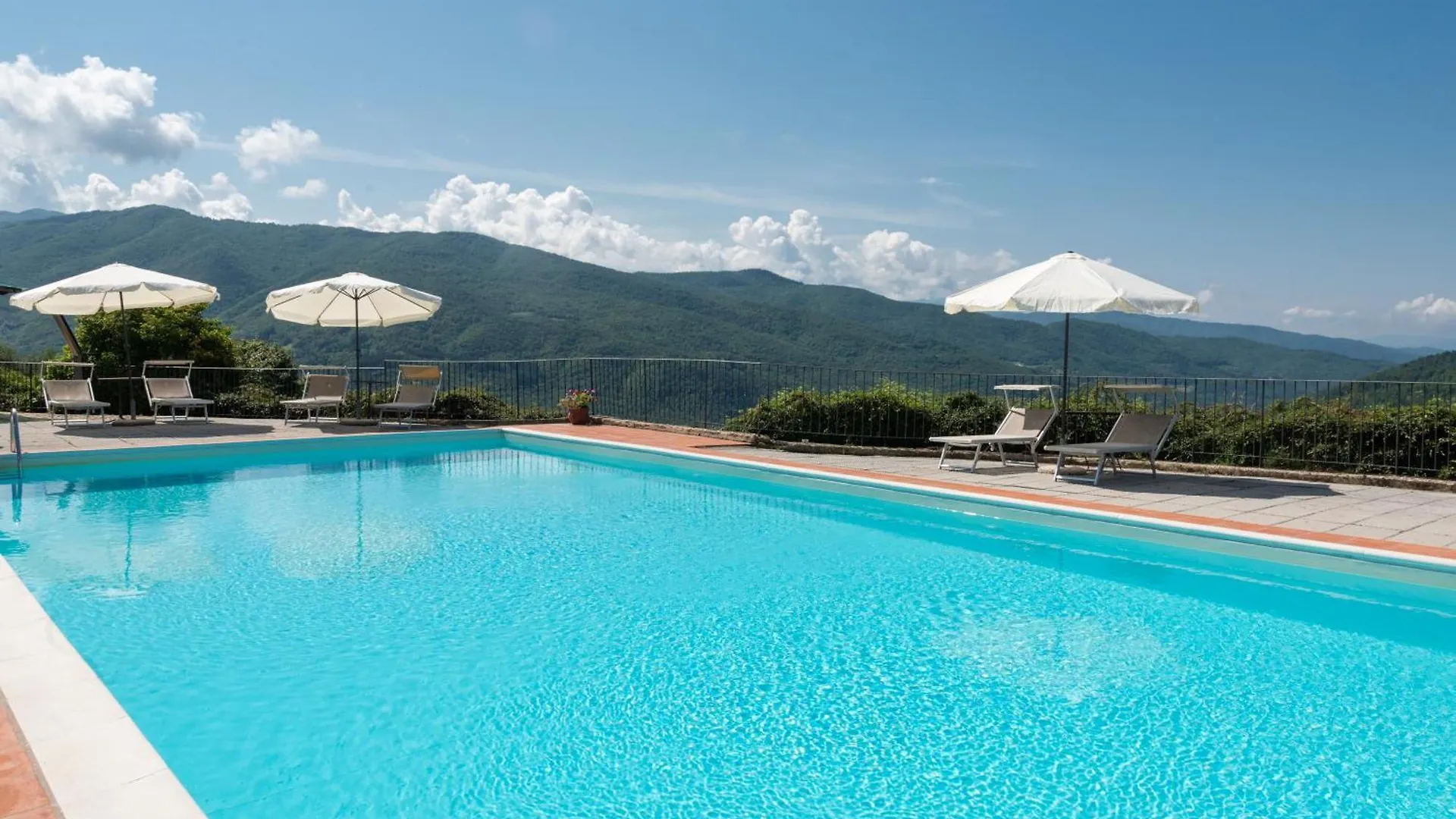 Farm stay Universal Harmony - Pettirosso Villa Dicomano
