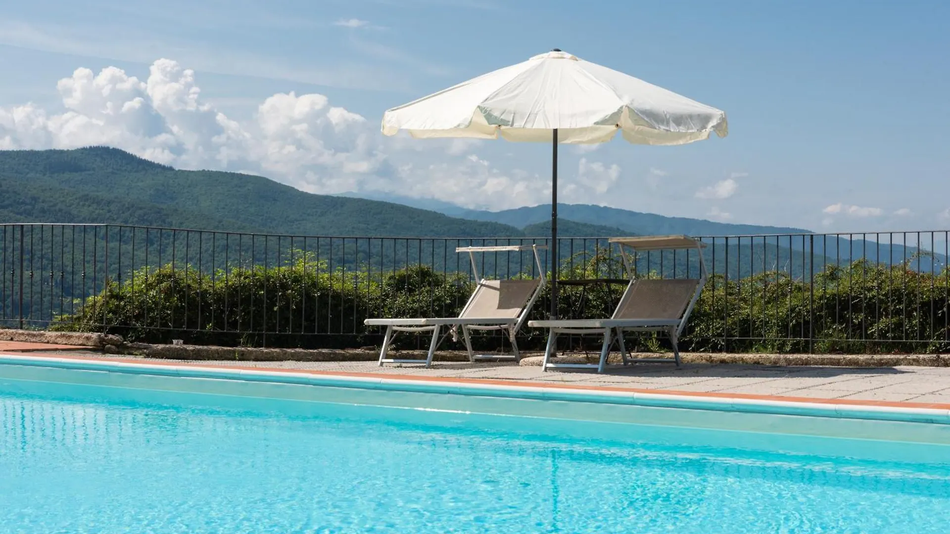 Farm stay Universal Harmony - Pettirosso Villa Dicomano Italy