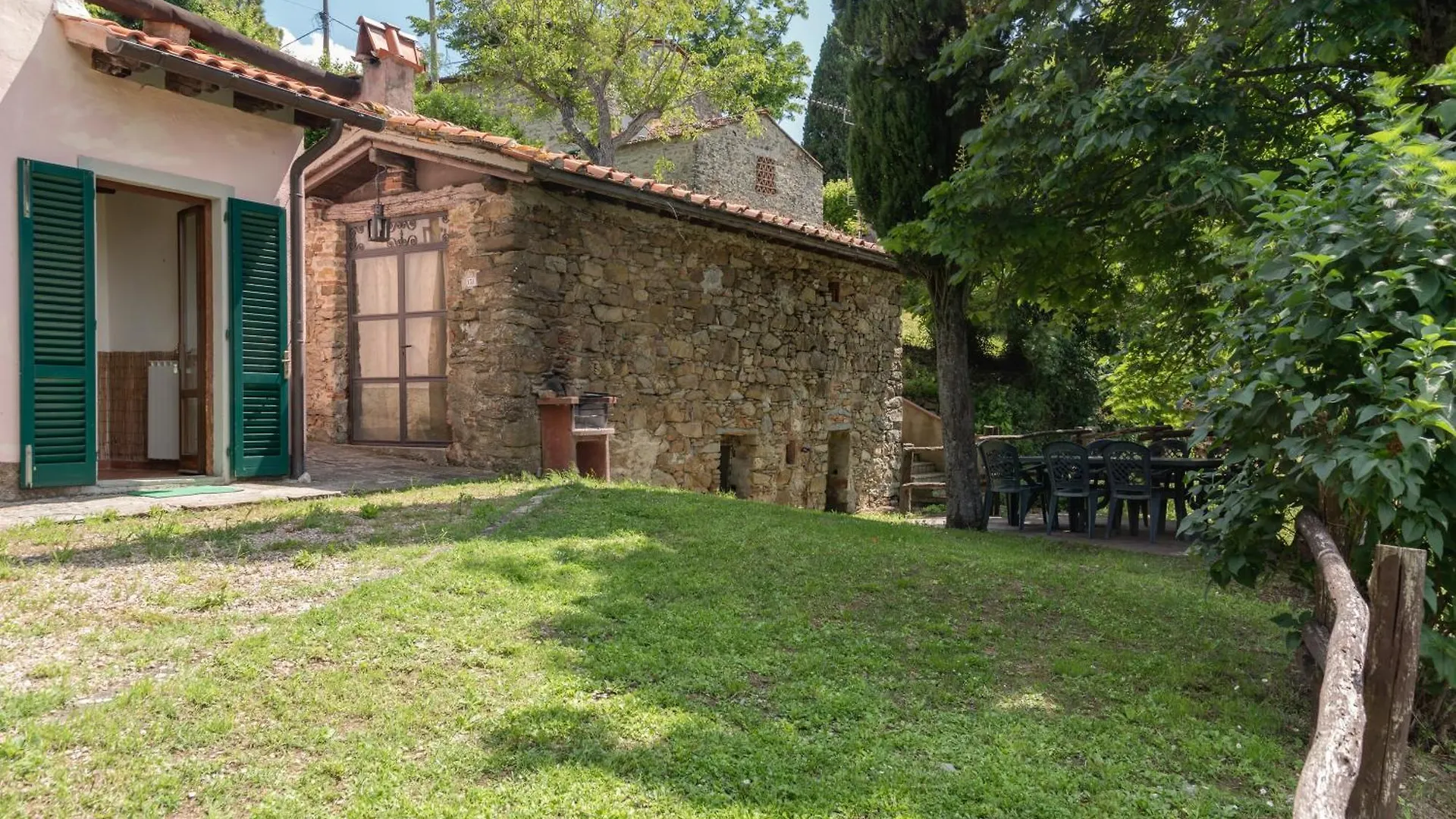 Universal Harmony - Pettirosso Villa Dicomano
