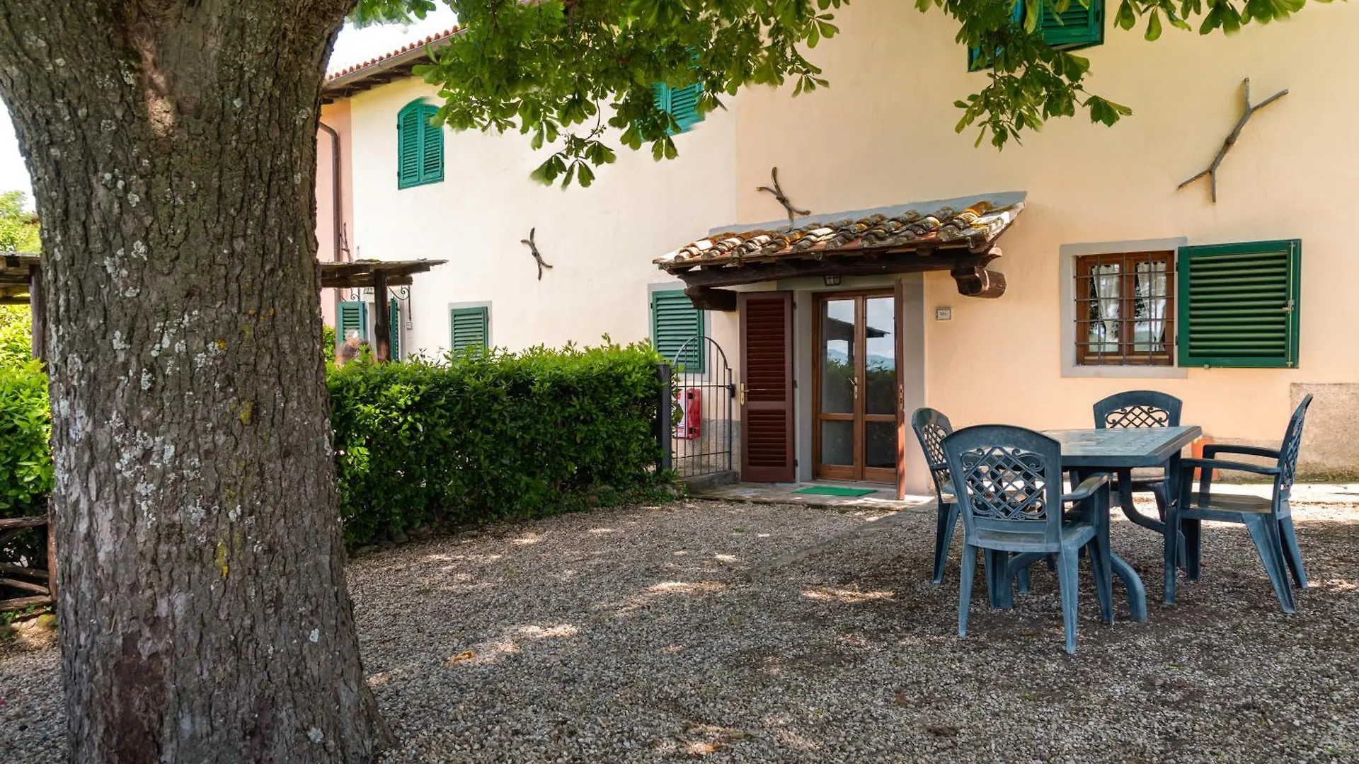 Universal Harmony - Pettirosso Villa Dicomano Italy